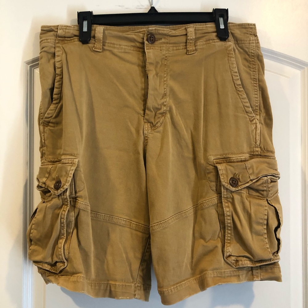 Men’s AEO cargo shorts, size 34